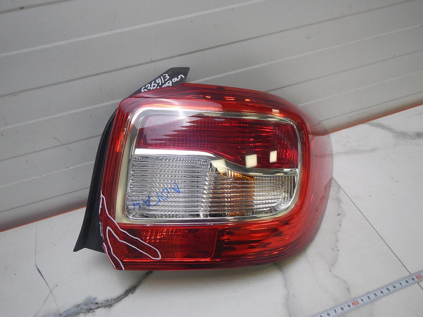 Фонарь задний правый