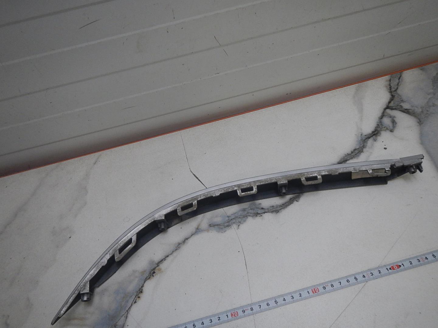 Молдинг заднего бампера