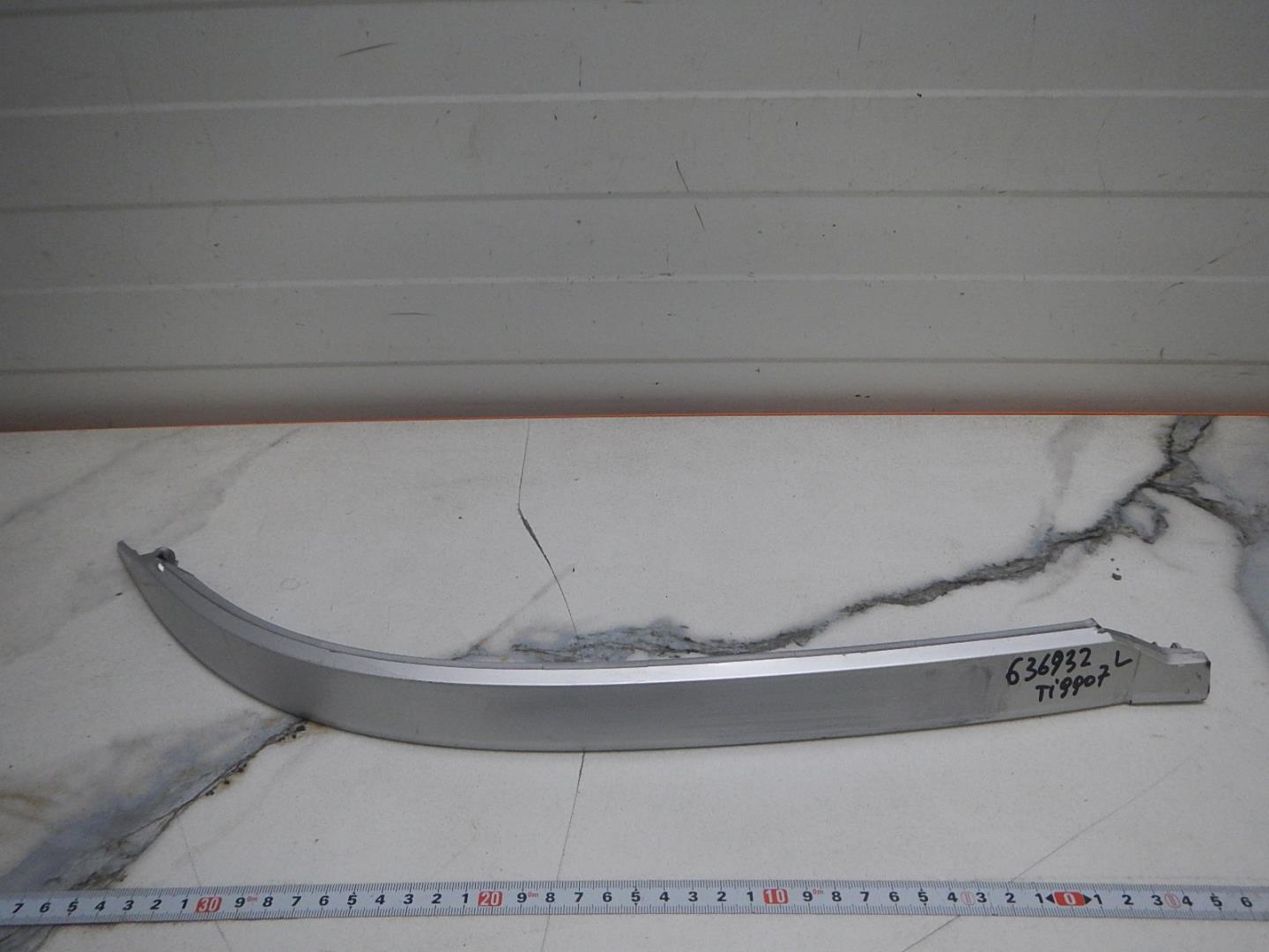 Молдинг заднего бампера