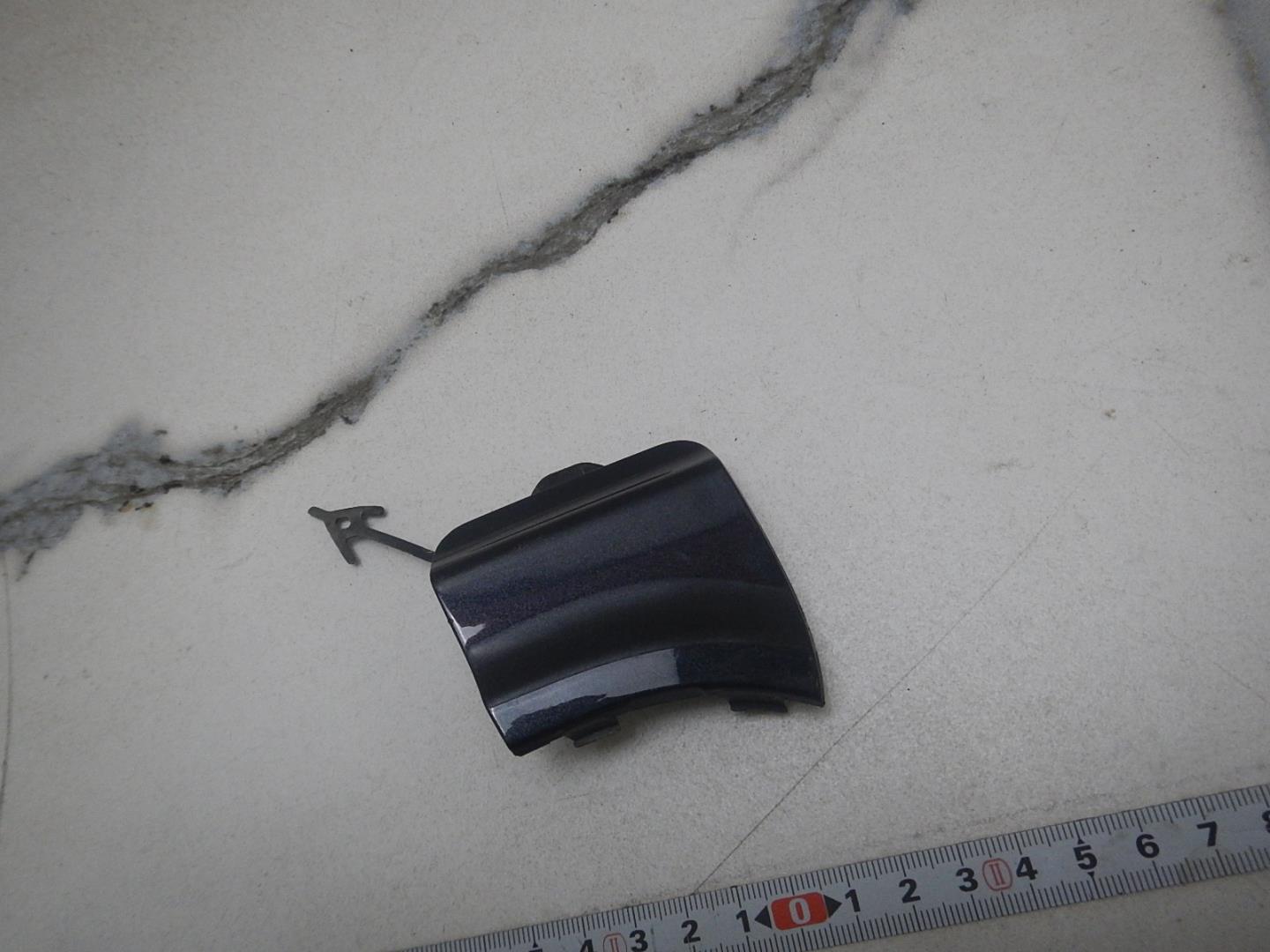 Заглушка буксировочного крюка