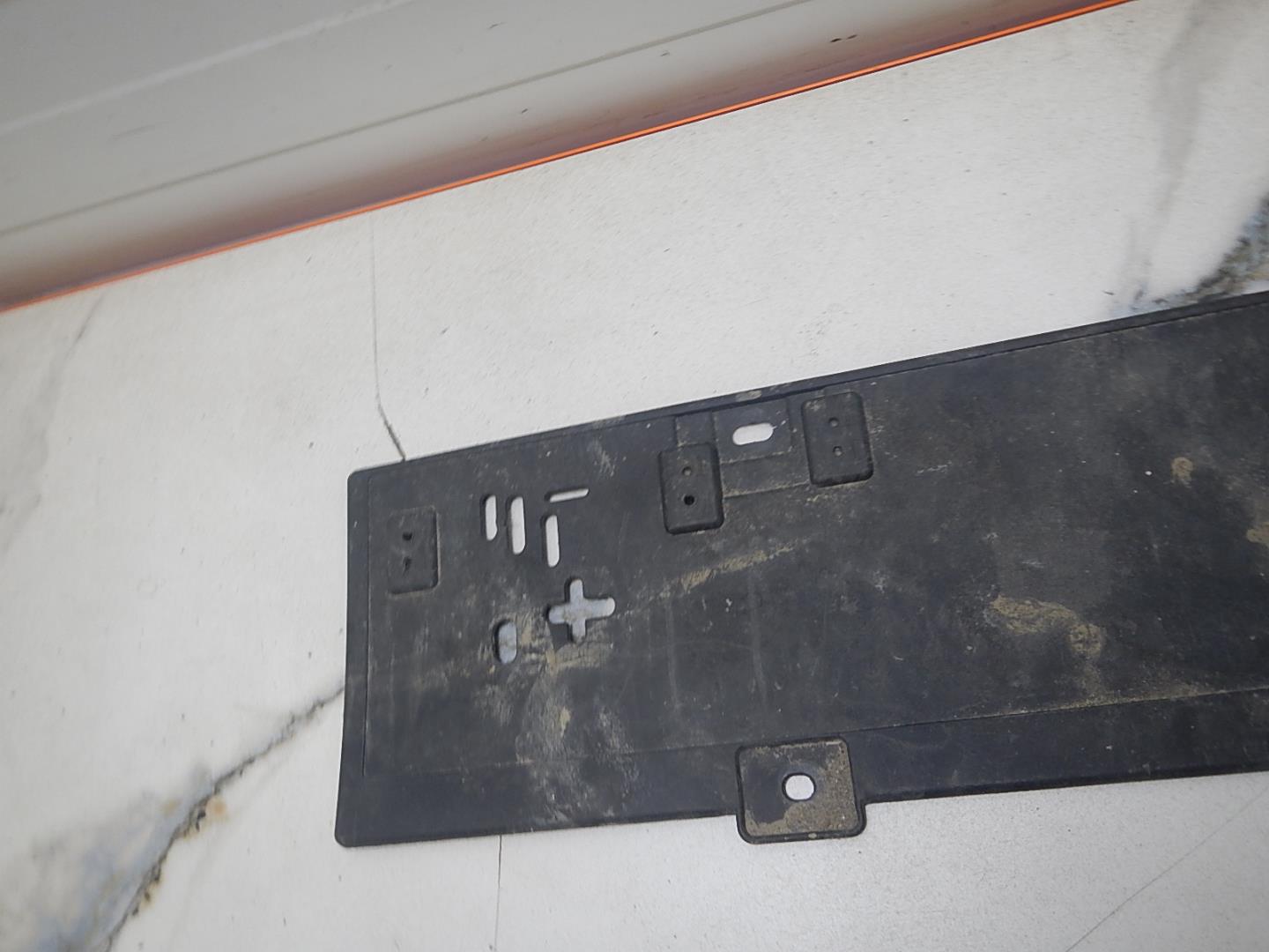 Накладка переднего бампера под номер