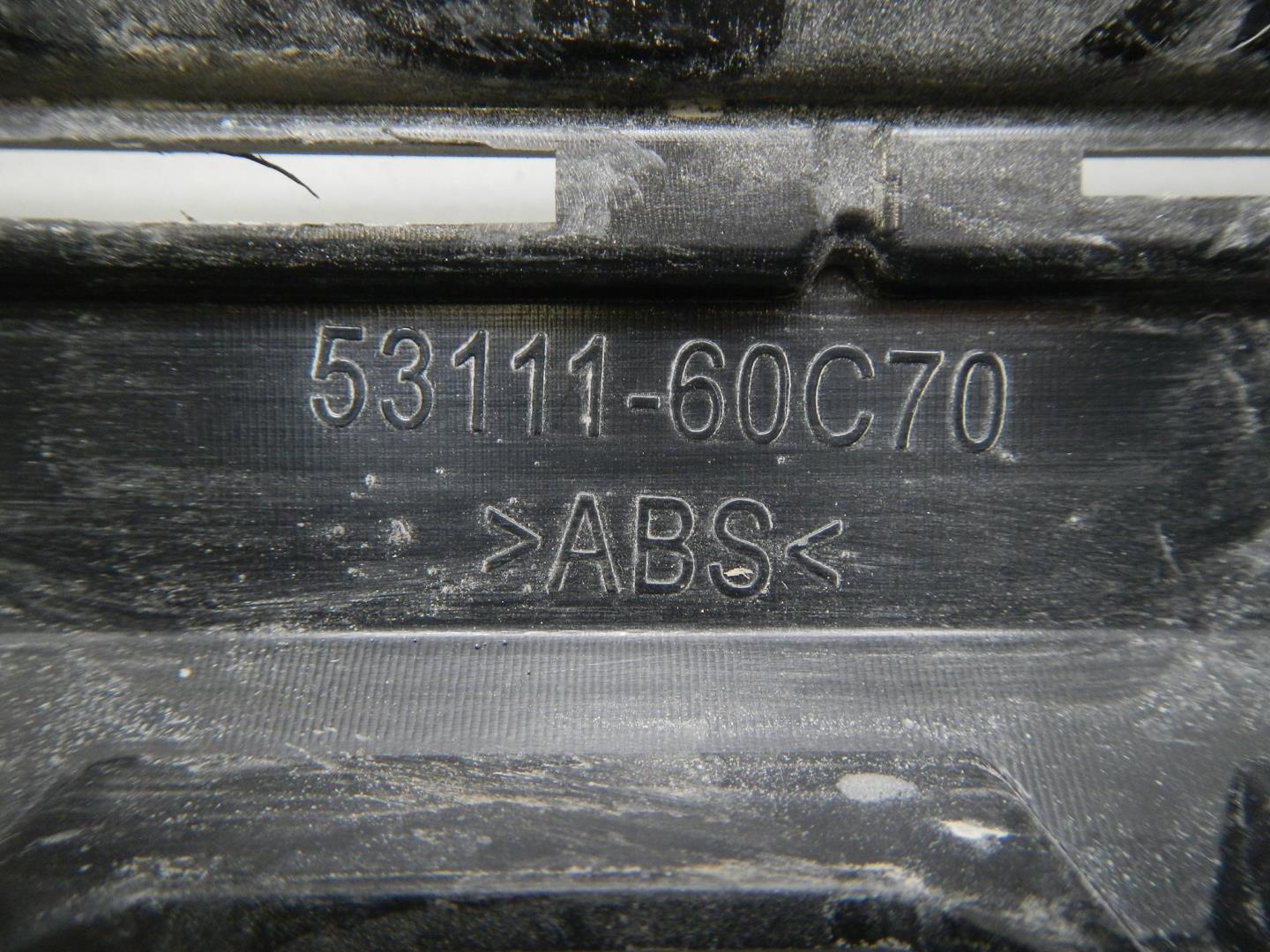 Кронштейн решетки радиатора