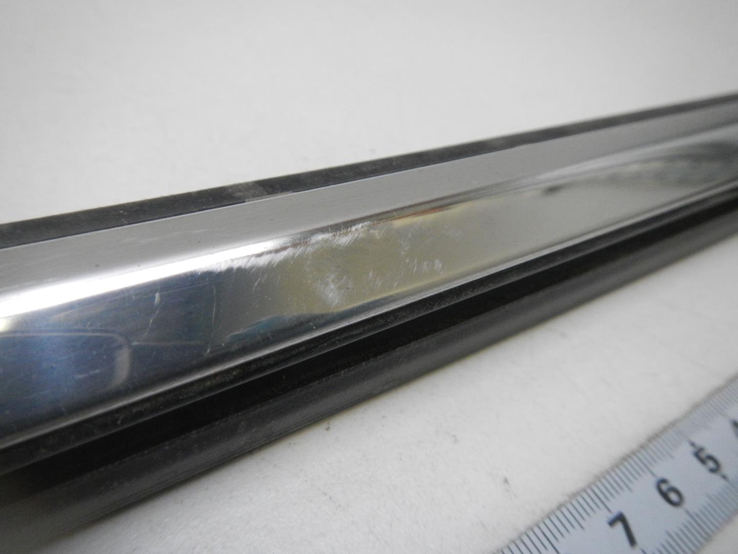 Накладка стекла заднего правого