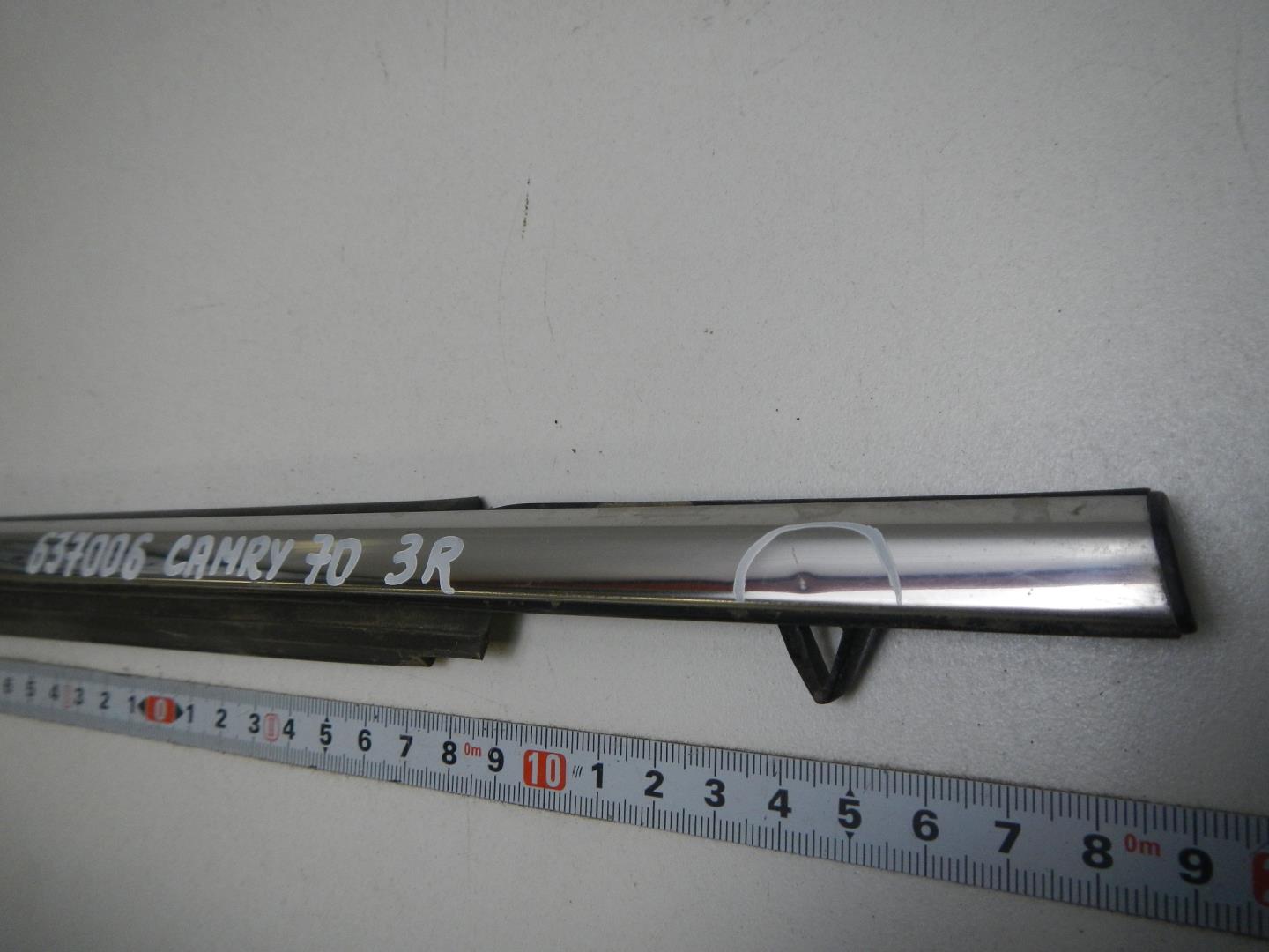 Накладка стекла заднего правого