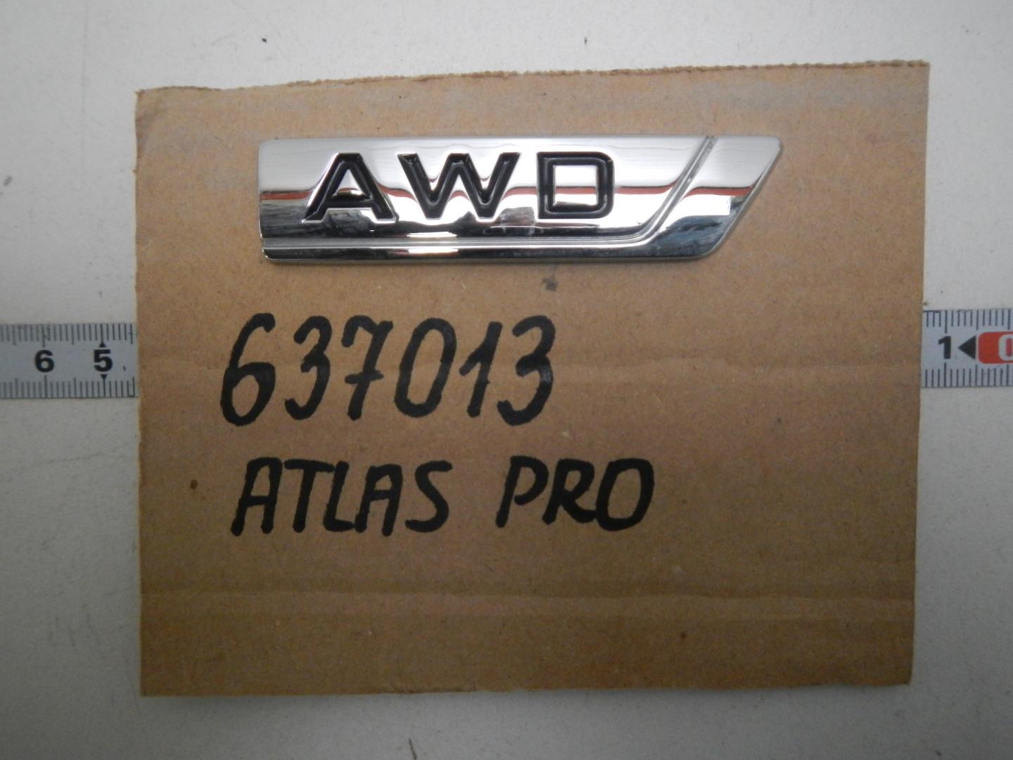 Эмблема на крышку багажника