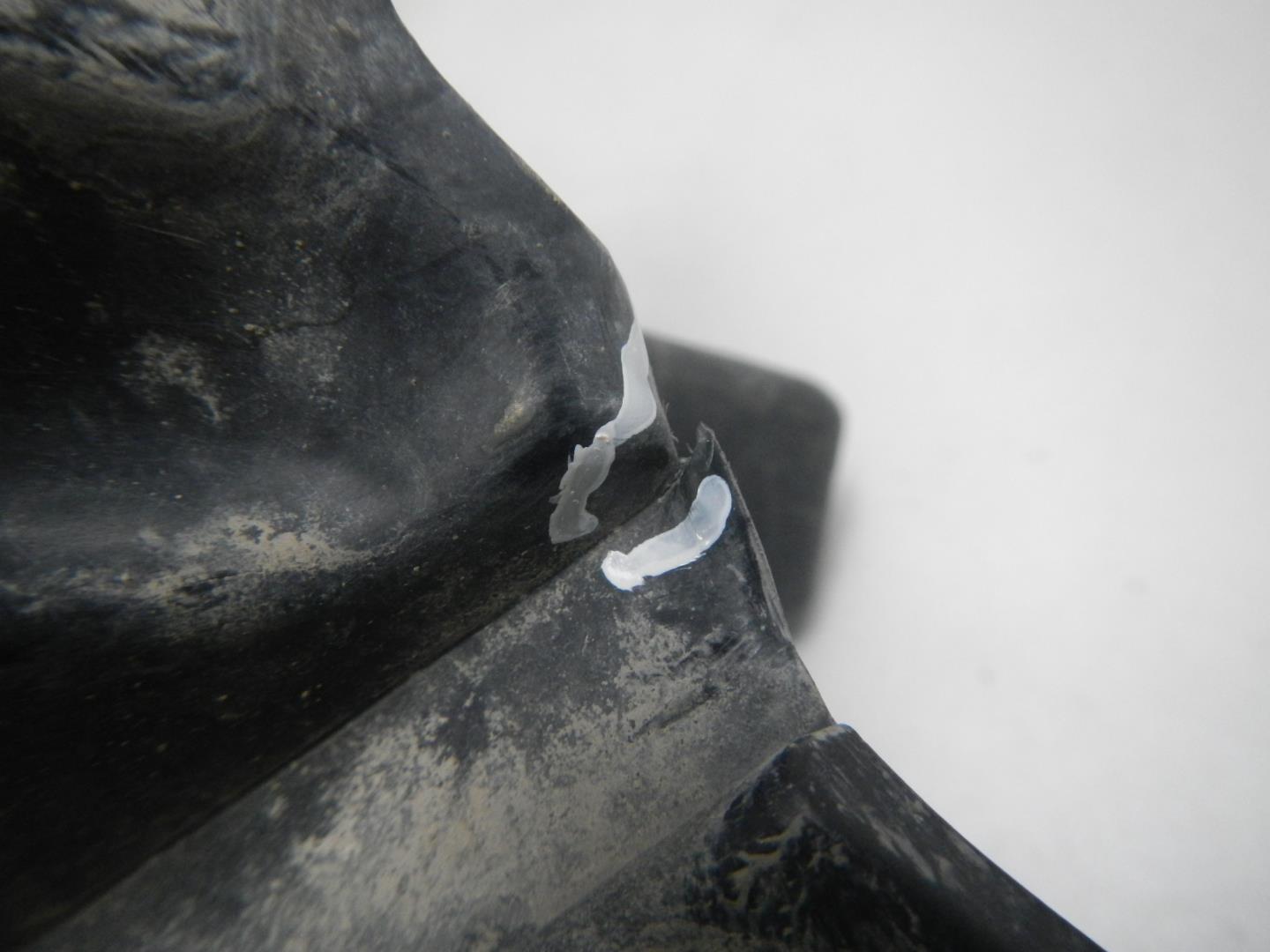 Кронштейн решетки радиатора