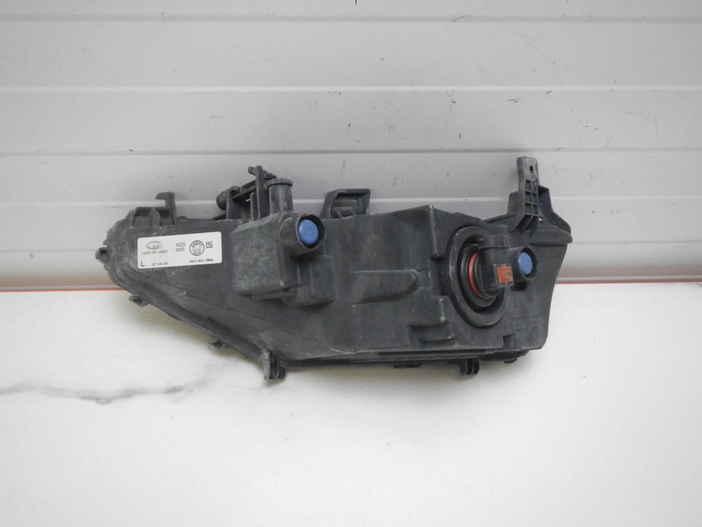 Фара противотуманная левая