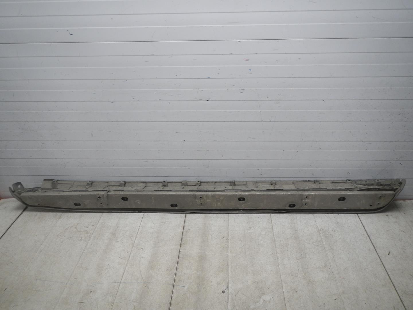 Подножка правая