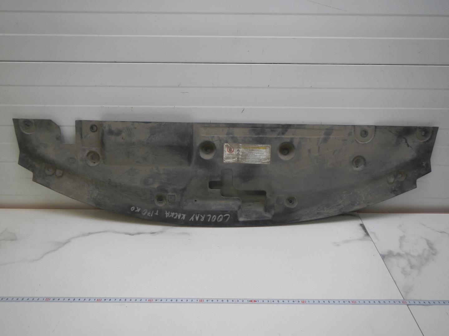 Кожух замка капота