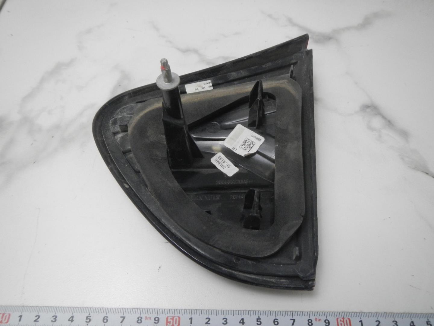 Фонарь задний внутренний левый