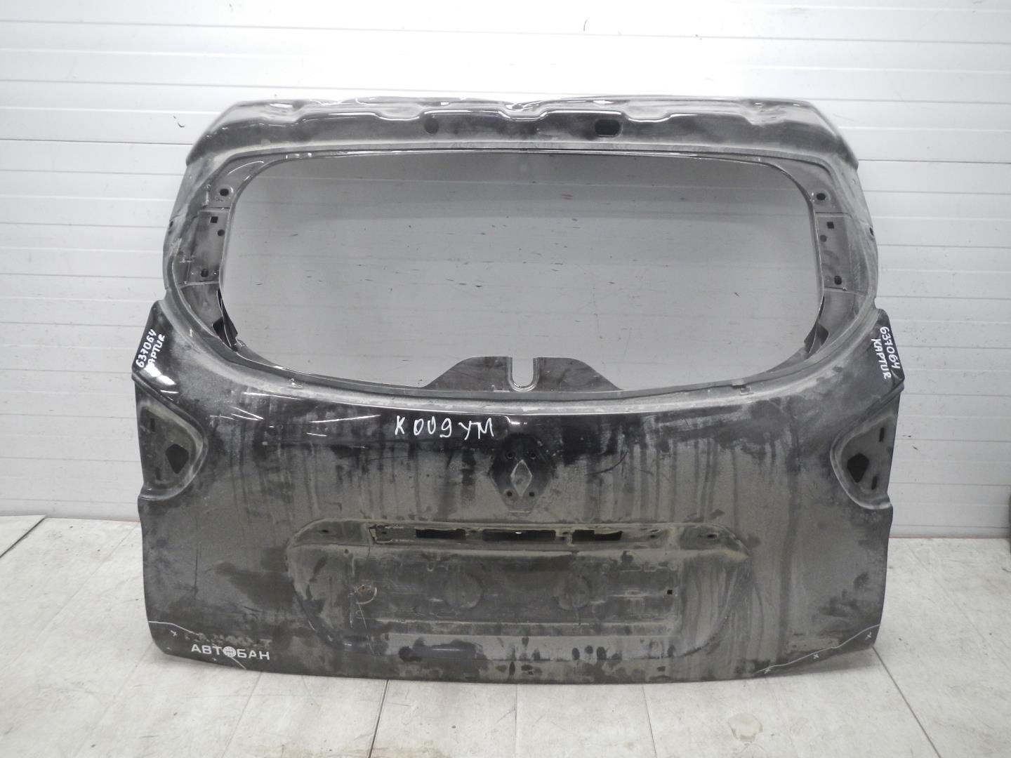 Дверь багажника