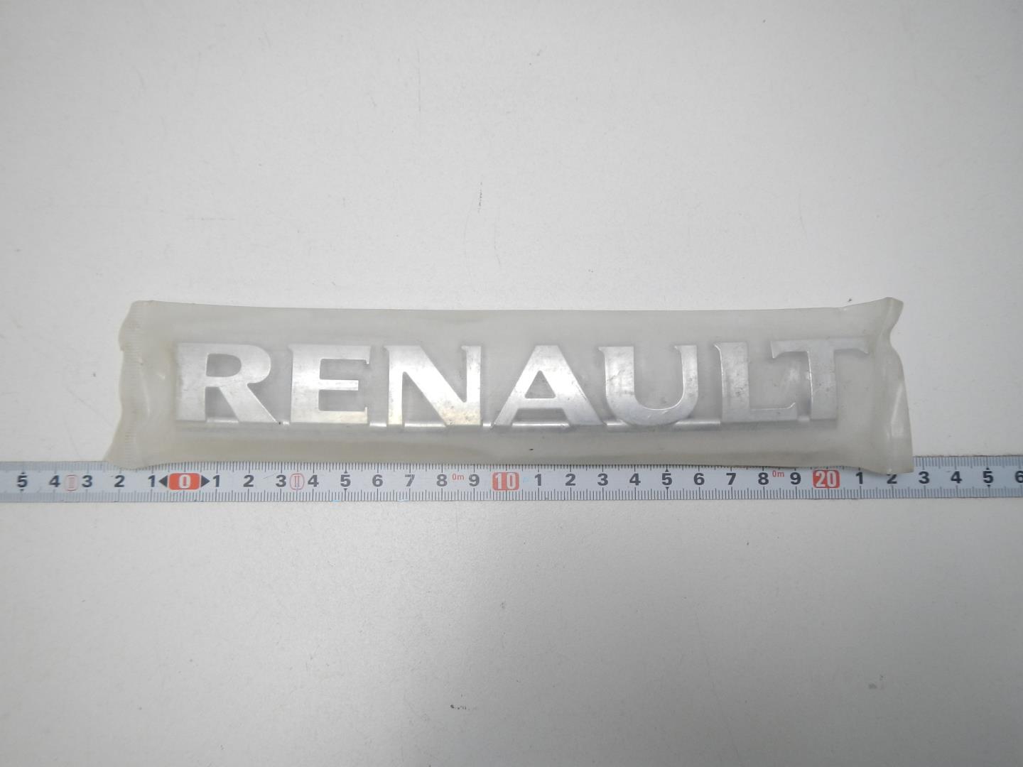 Эмблема на крышку багажника