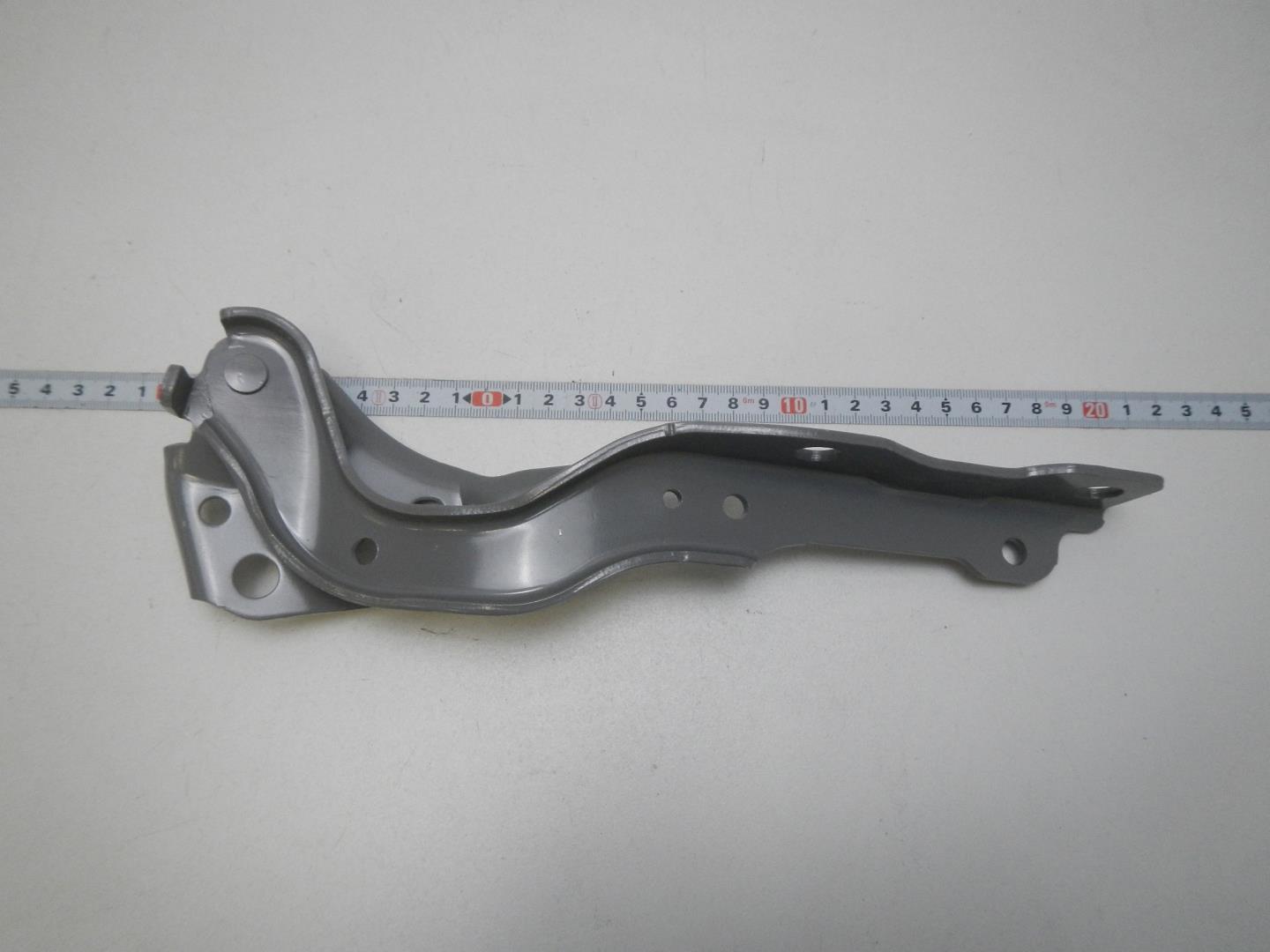 Петля капота левая