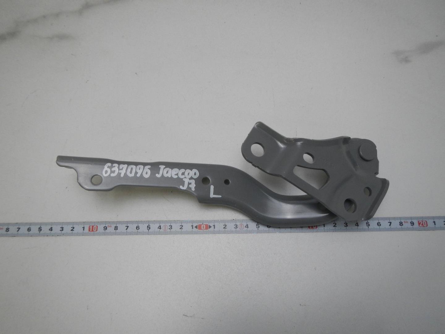 Петля капота левая