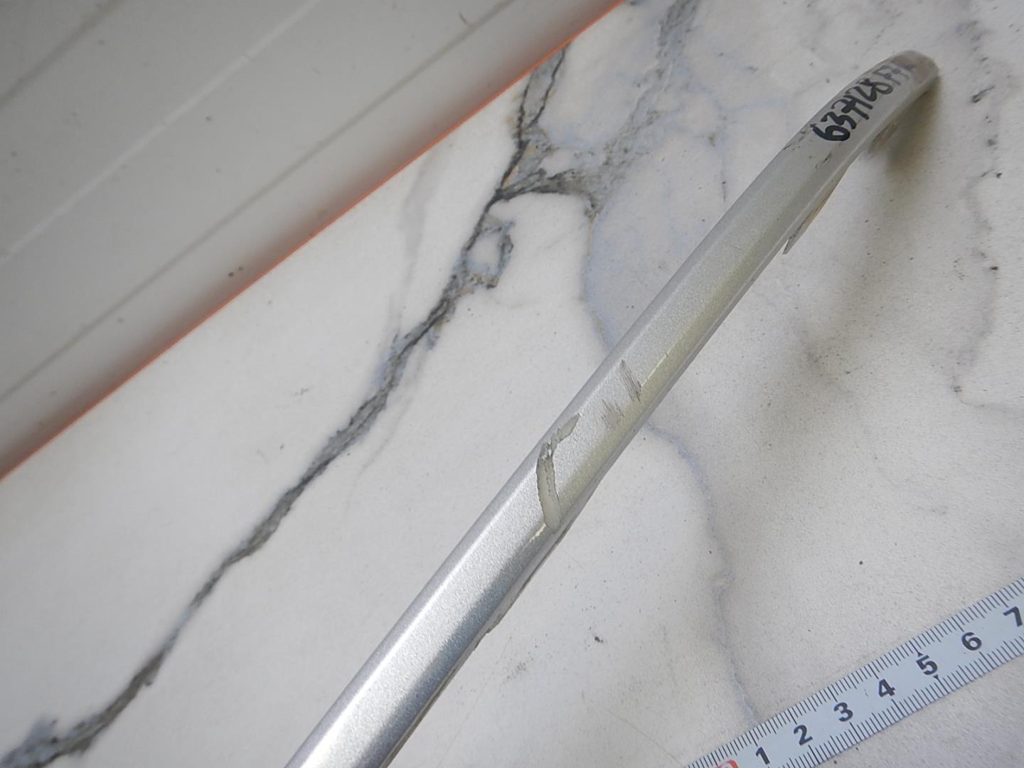 Молдинг переднего бампера правый