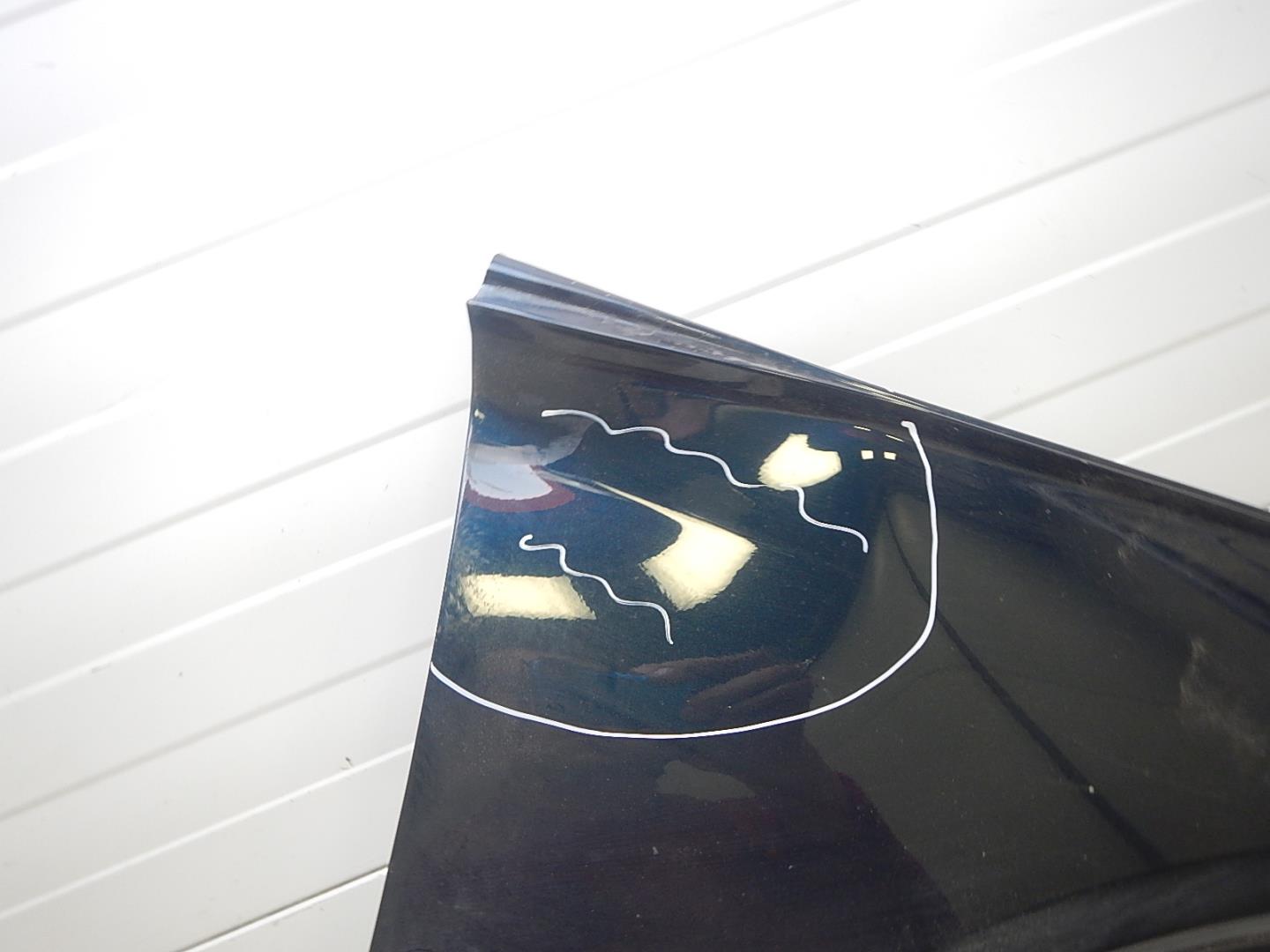 Крыло переднее правое