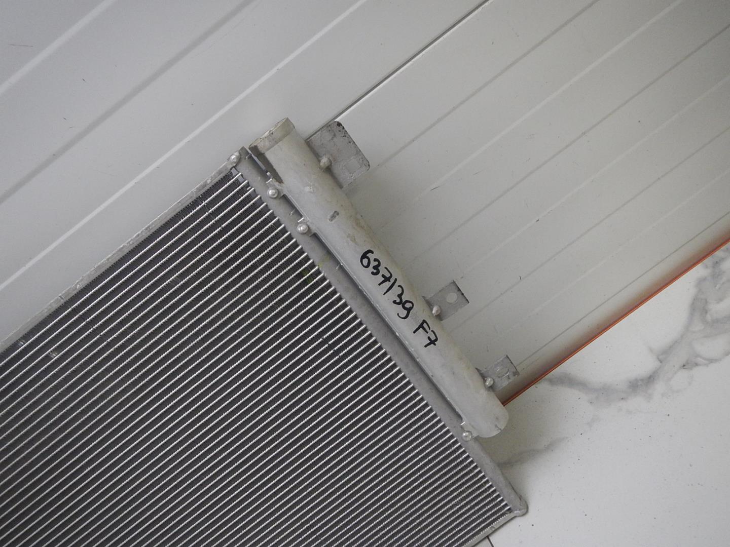 Радиатор кондиционера / конденсер