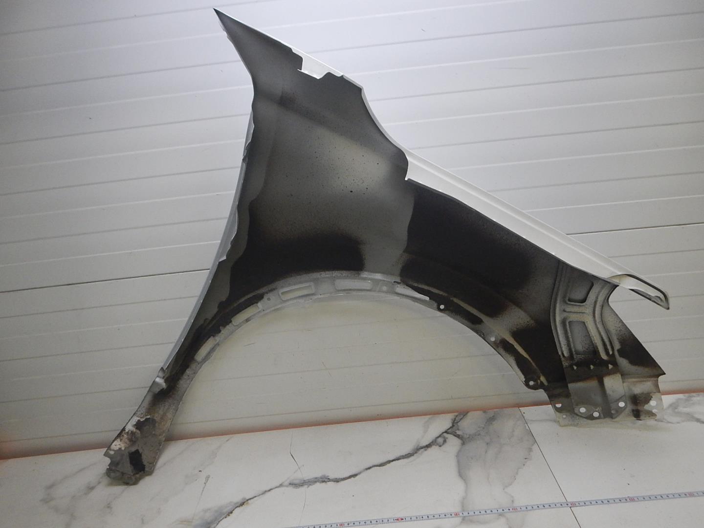 Крыло переднее левое