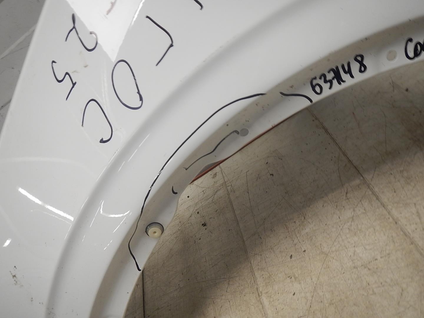 Крыло переднее левое