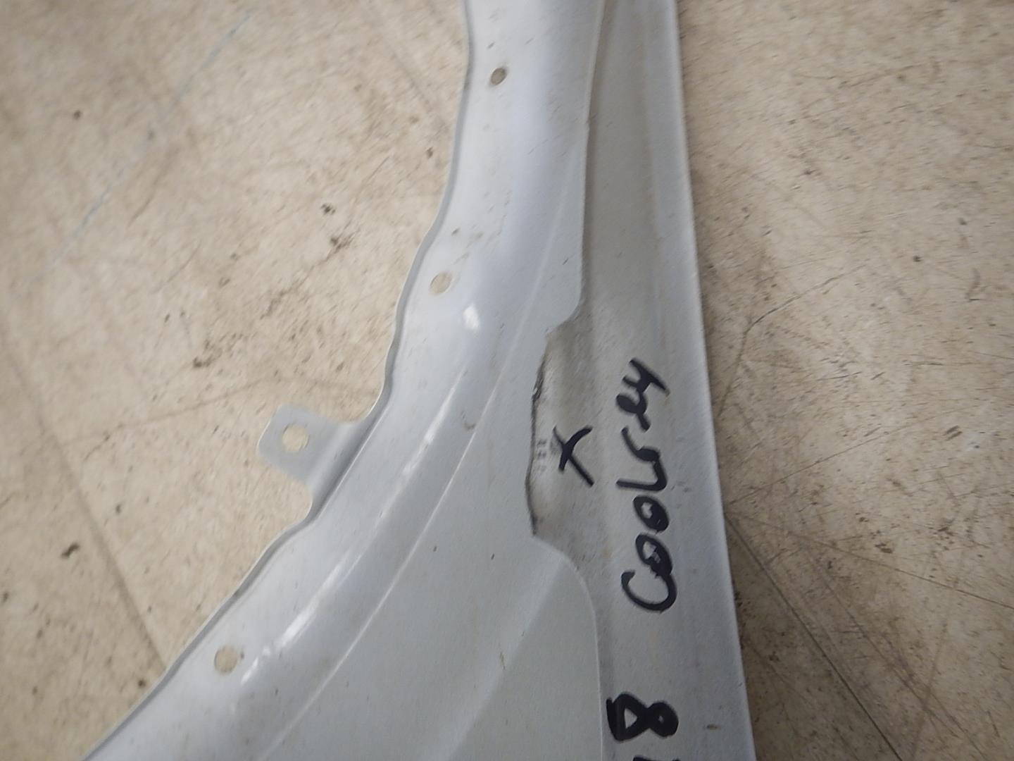 Крыло переднее левое