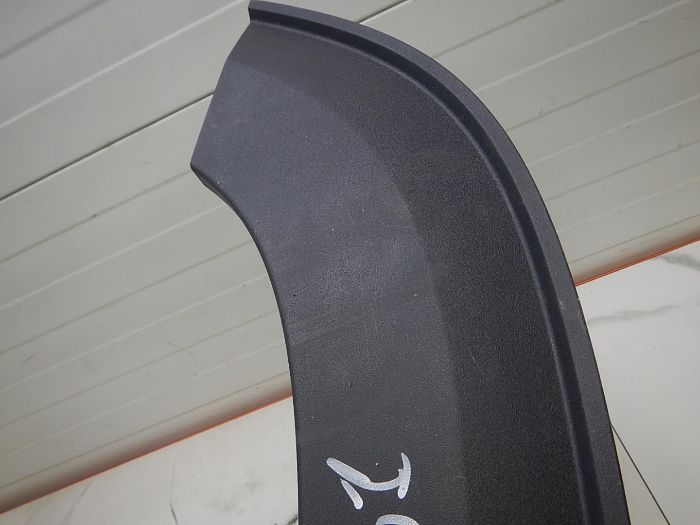 Накладка двери задней правой