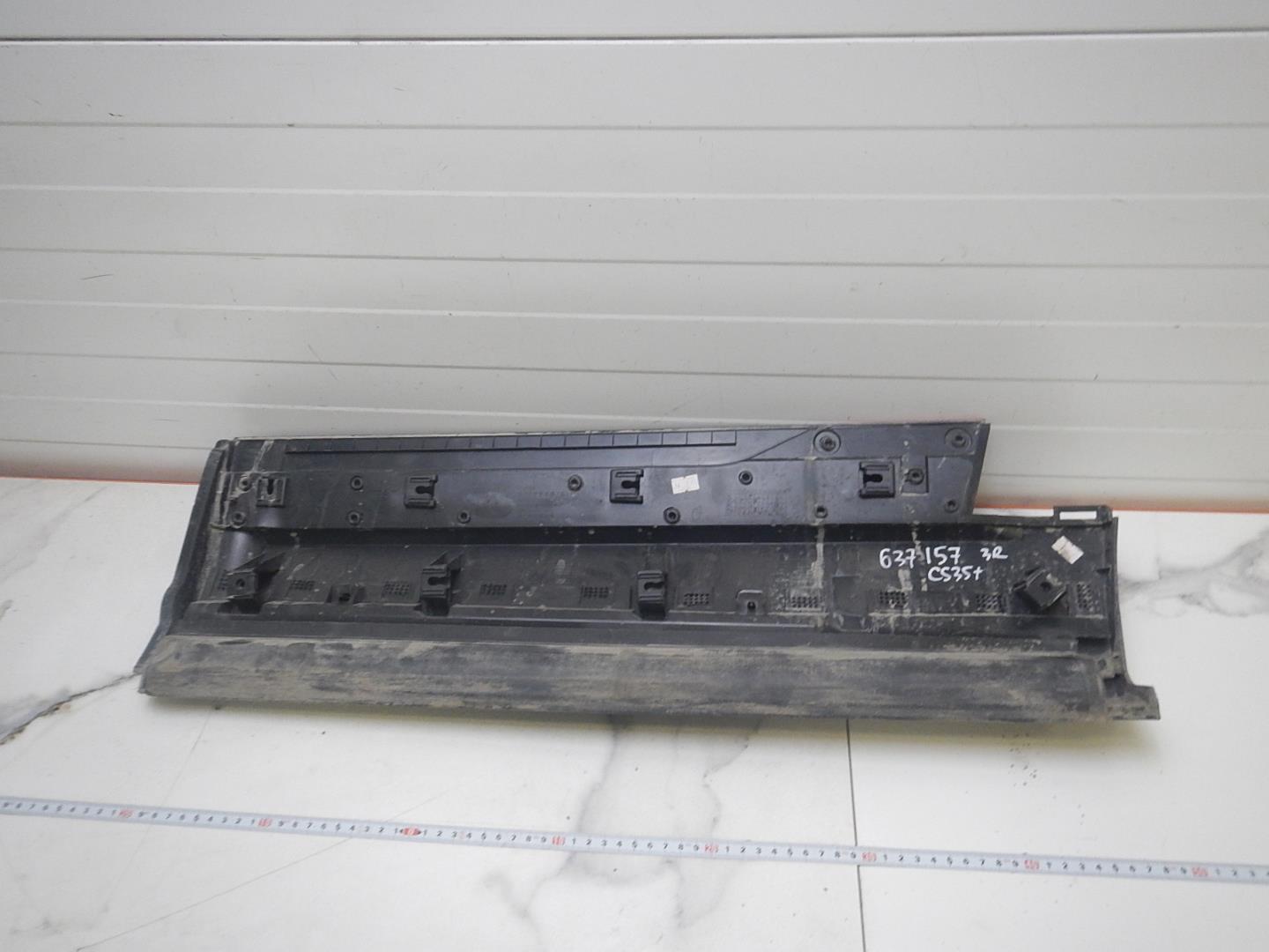 Молдинг задней правой двери