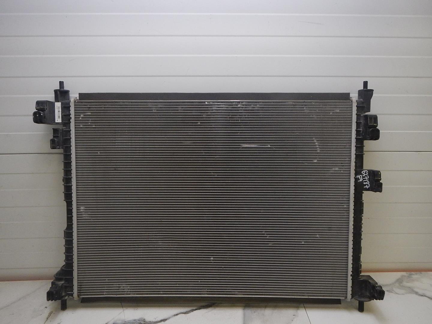 Радиатор охлаждения двигателя основной