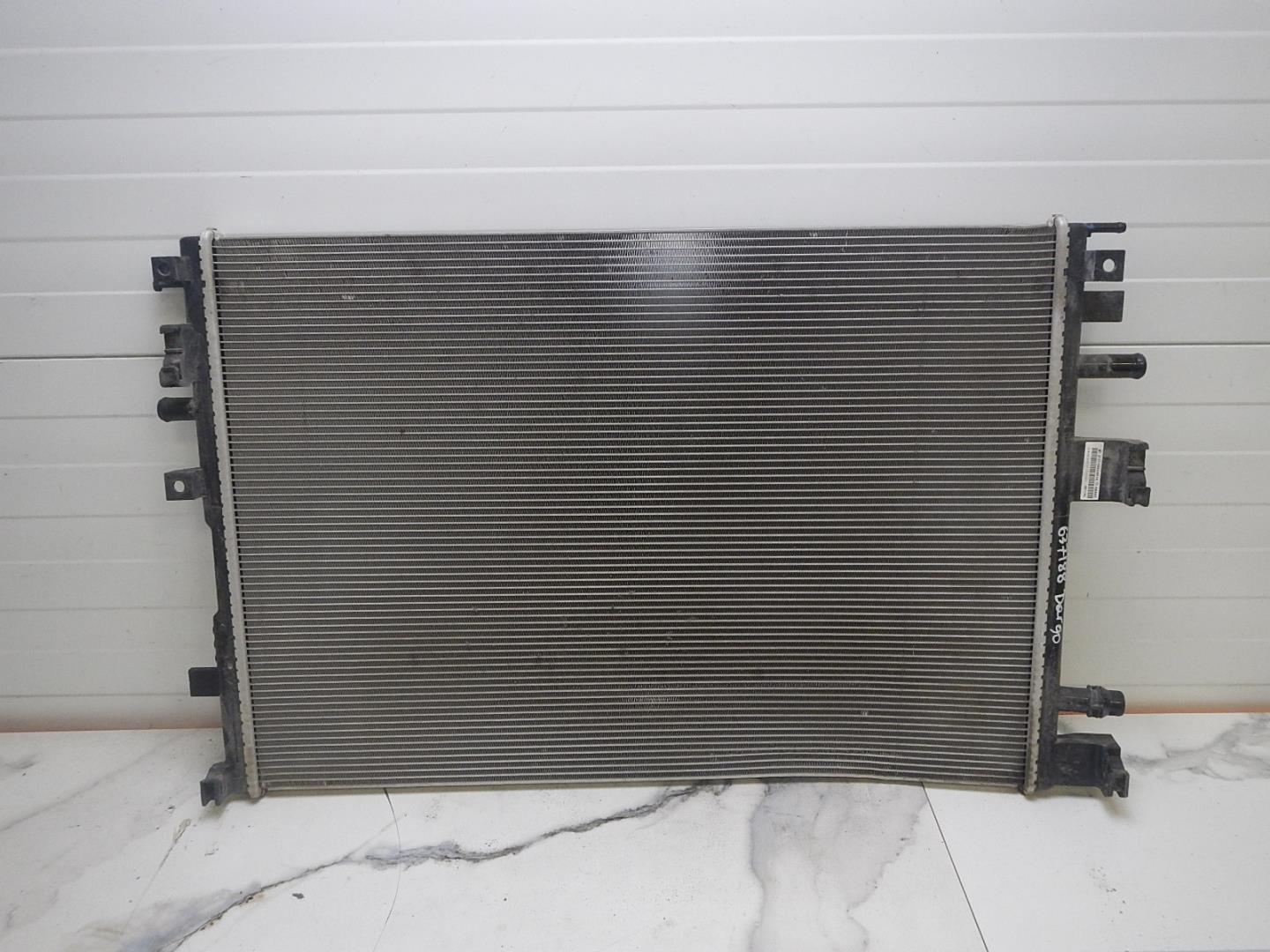 Радиатор охлаждения двигателя дополнительный