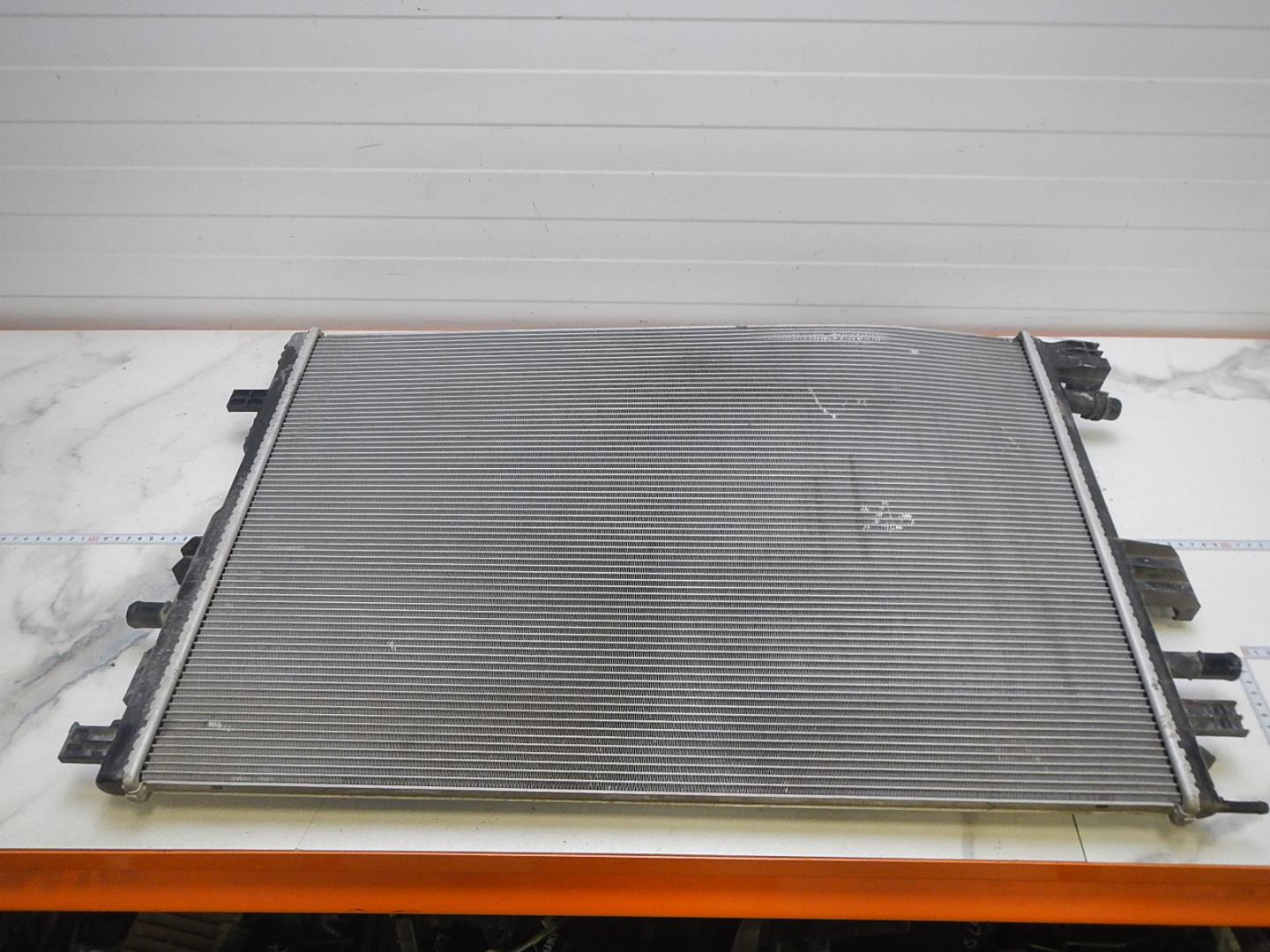 Радиатор охлаждения двигателя дополнительный