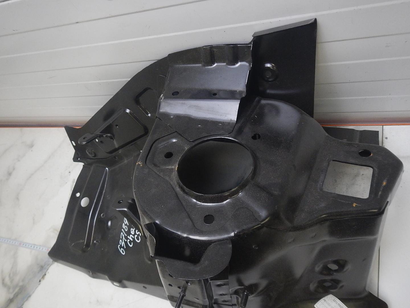 Лонжерон передний правый