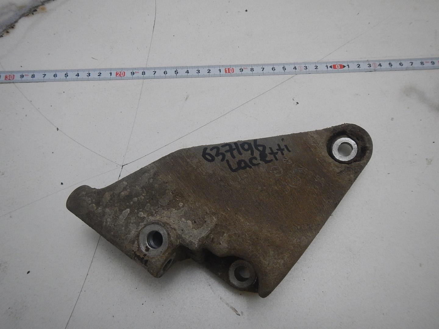 Кронштейн генератора