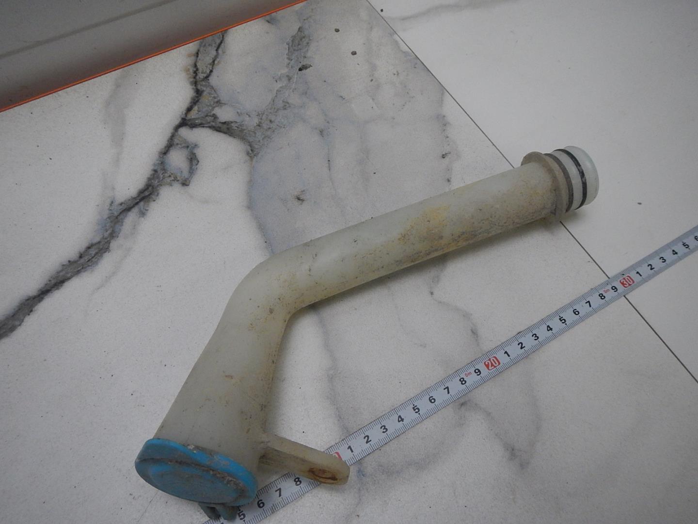 Горловина бачка омывателя