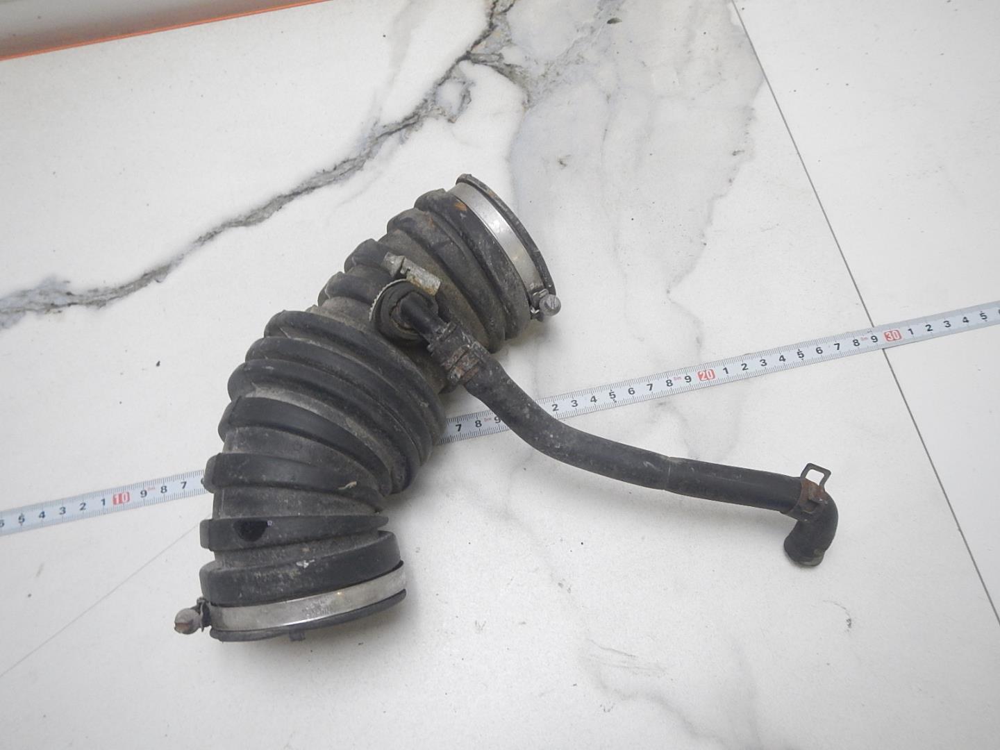 Патрубок воздушного фильтра