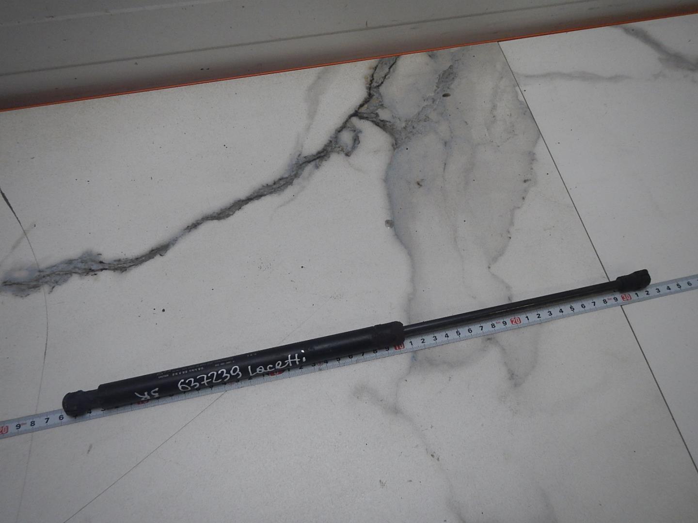 Амортизатор двери багажника