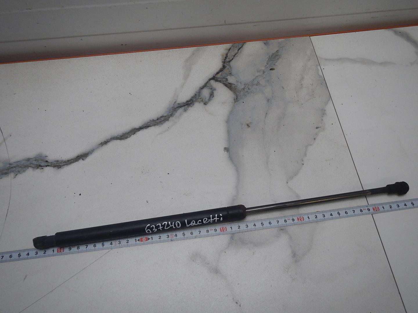 Амортизатор двери багажника