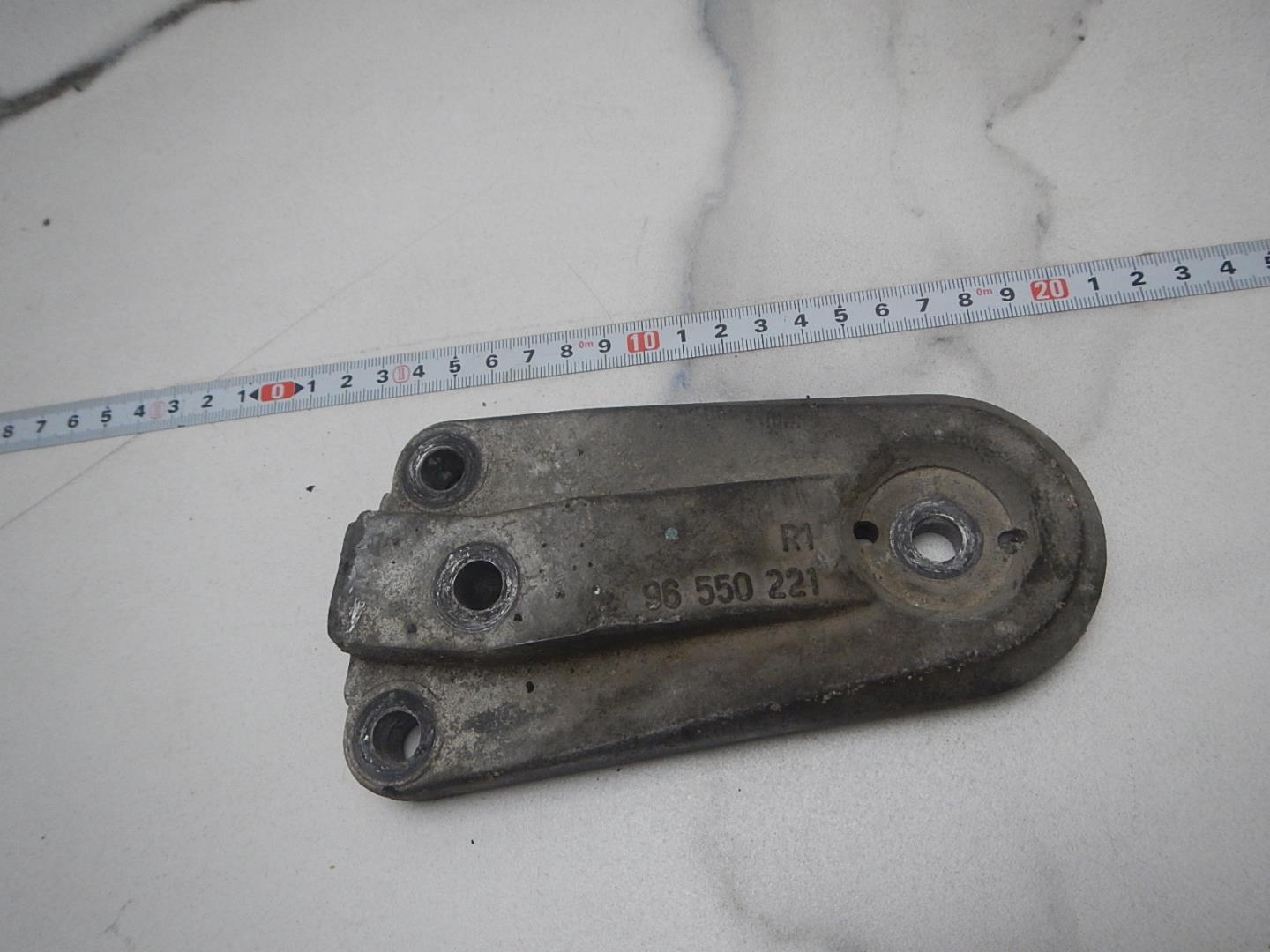 Кронштейн опоры двигателя