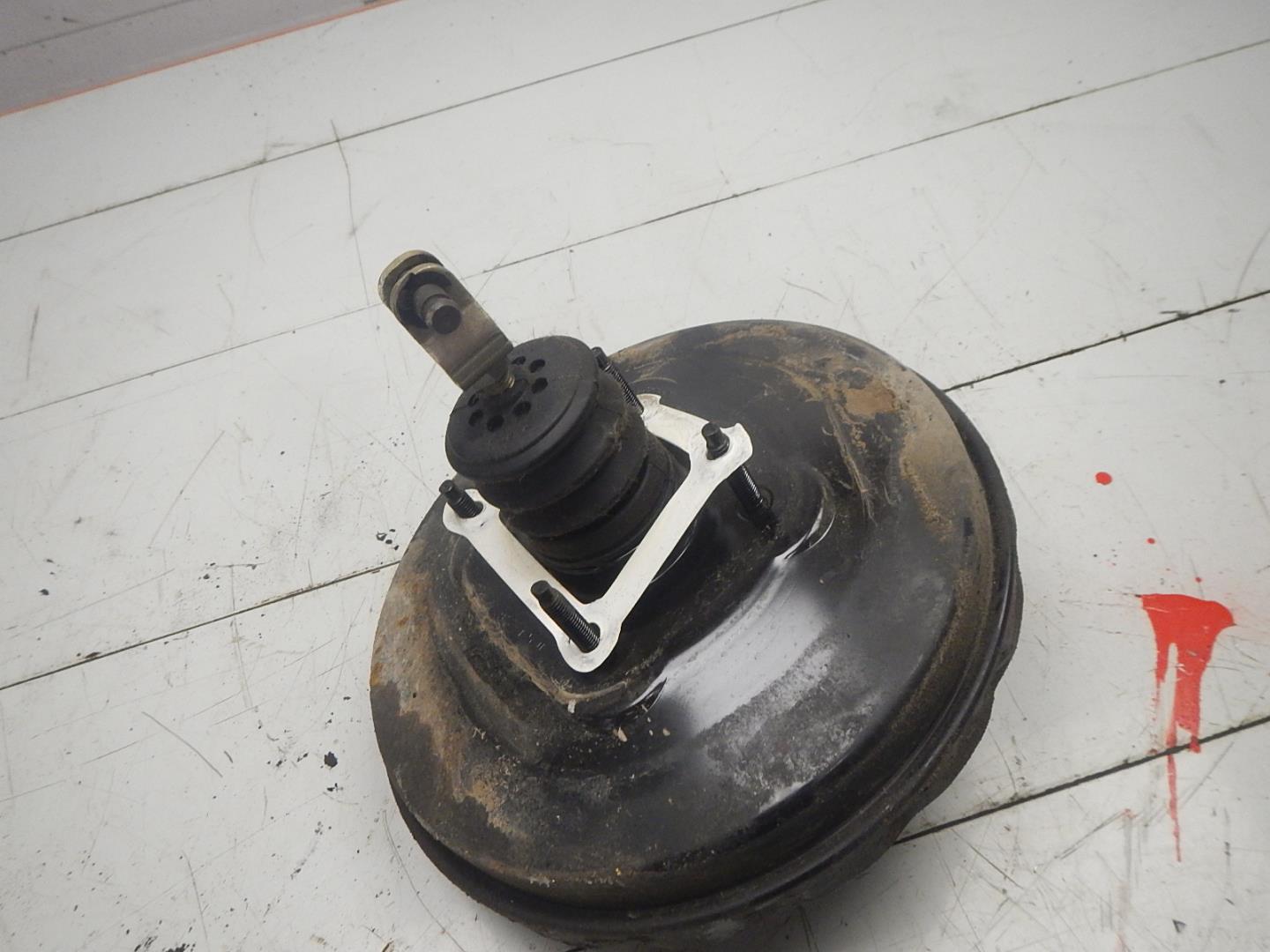 Усилитель тормозов вакуумный