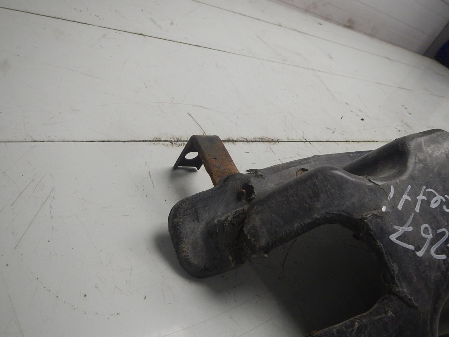 Усилитель переднего бампера