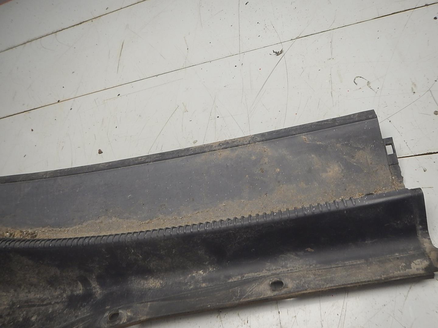 Решетка стеклоочистителей (Жабо)