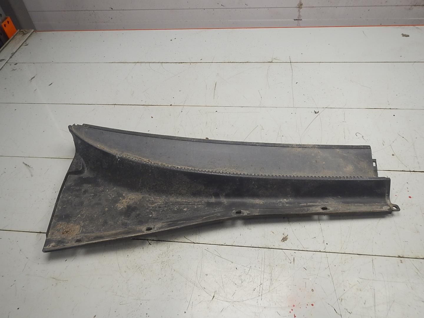 Решетка стеклоочистителей (Жабо)