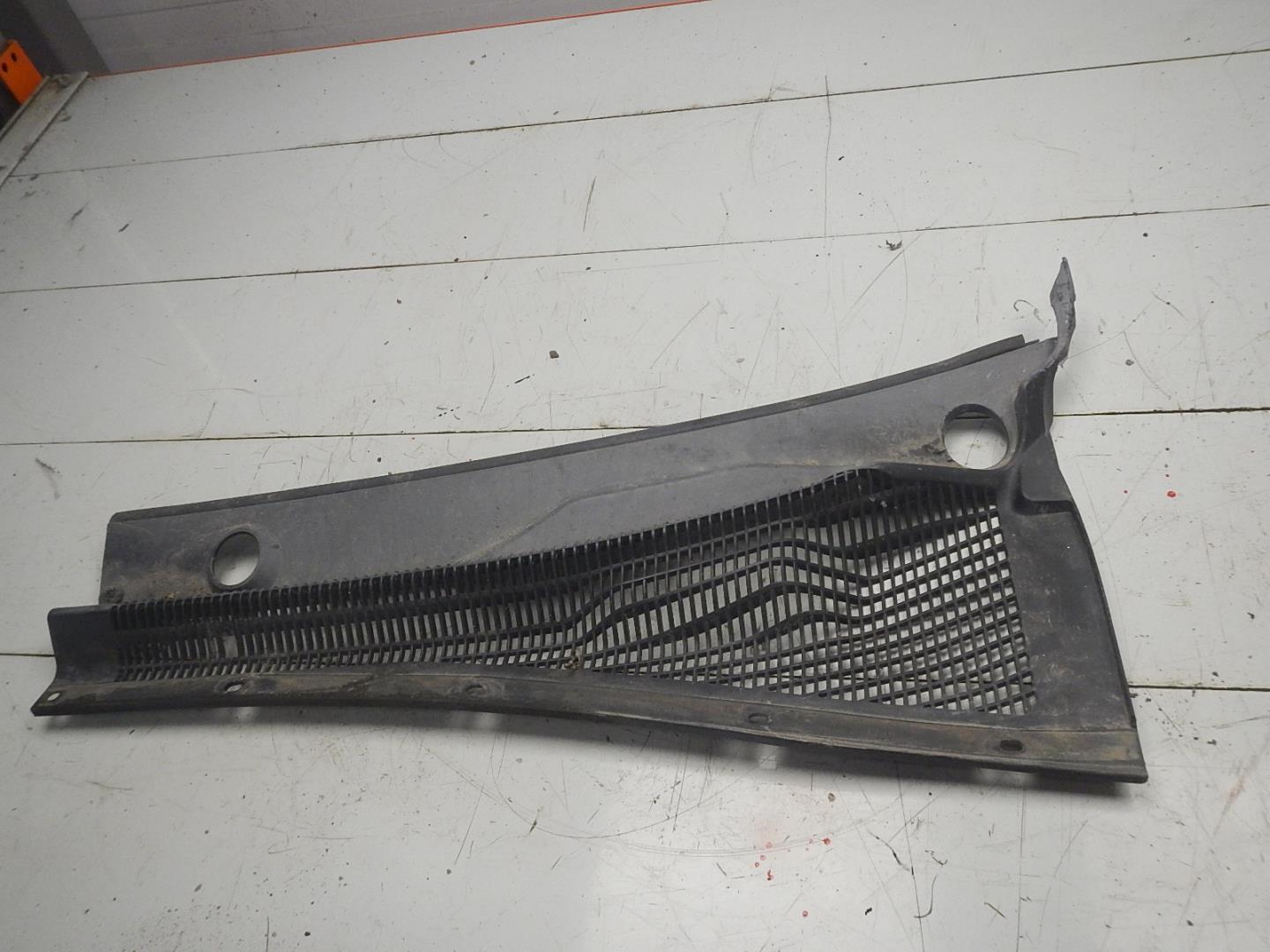 Решетка стеклоочистителей (Жабо)