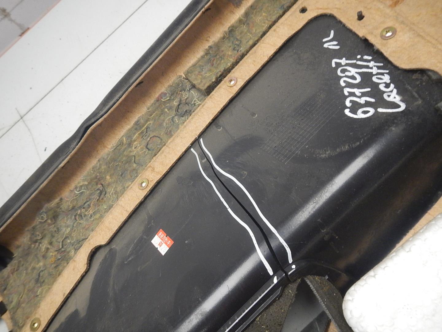 Обшивка двери передней левой