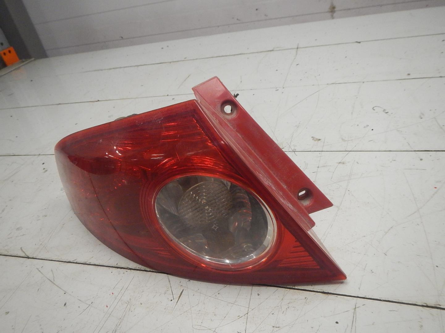 Фонарь задний левый