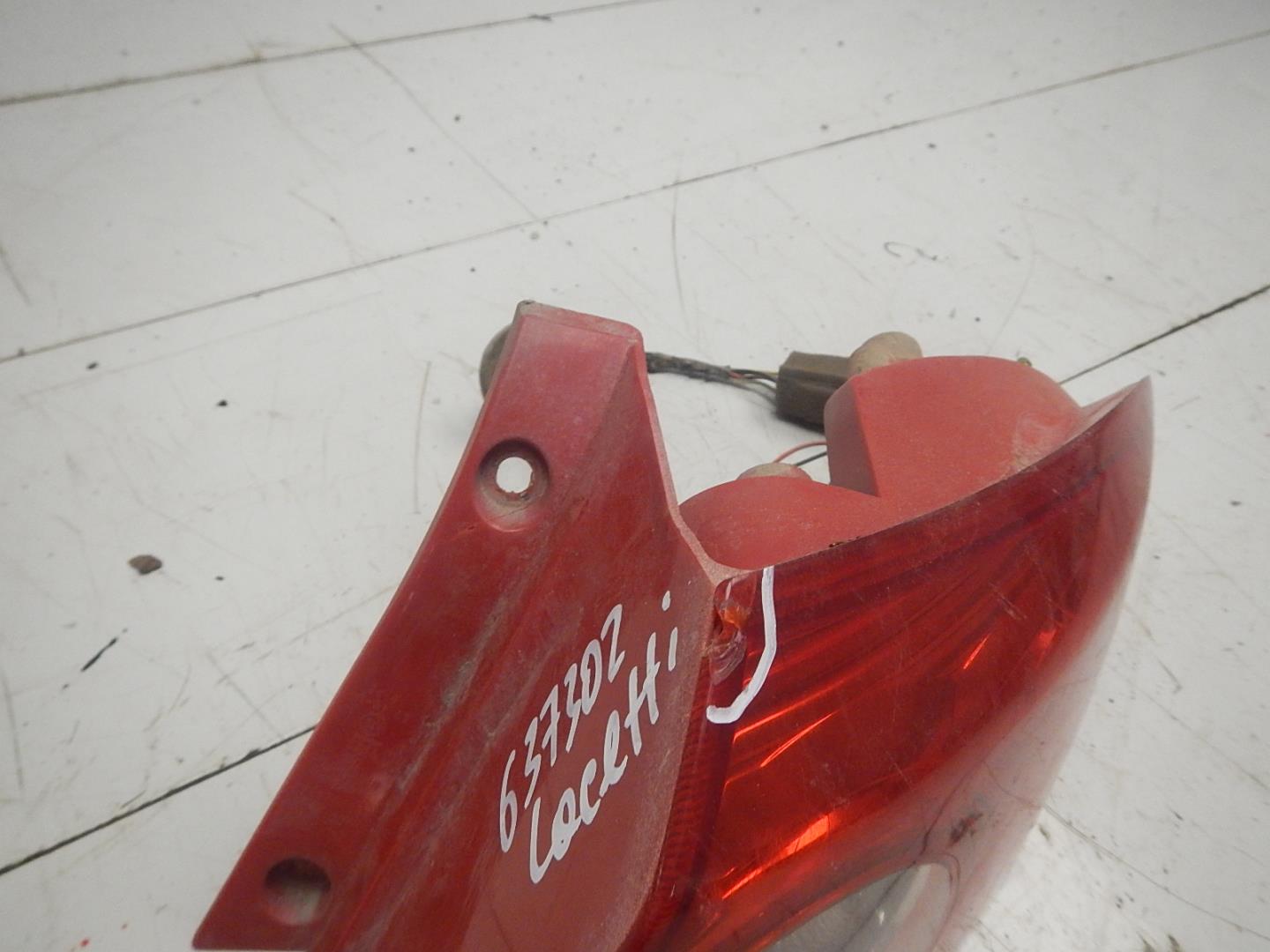 Фонарь задний правый