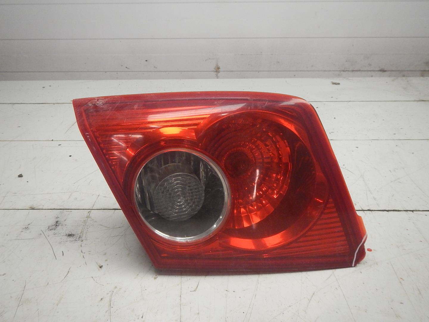 Фонарь задний внутренний левый