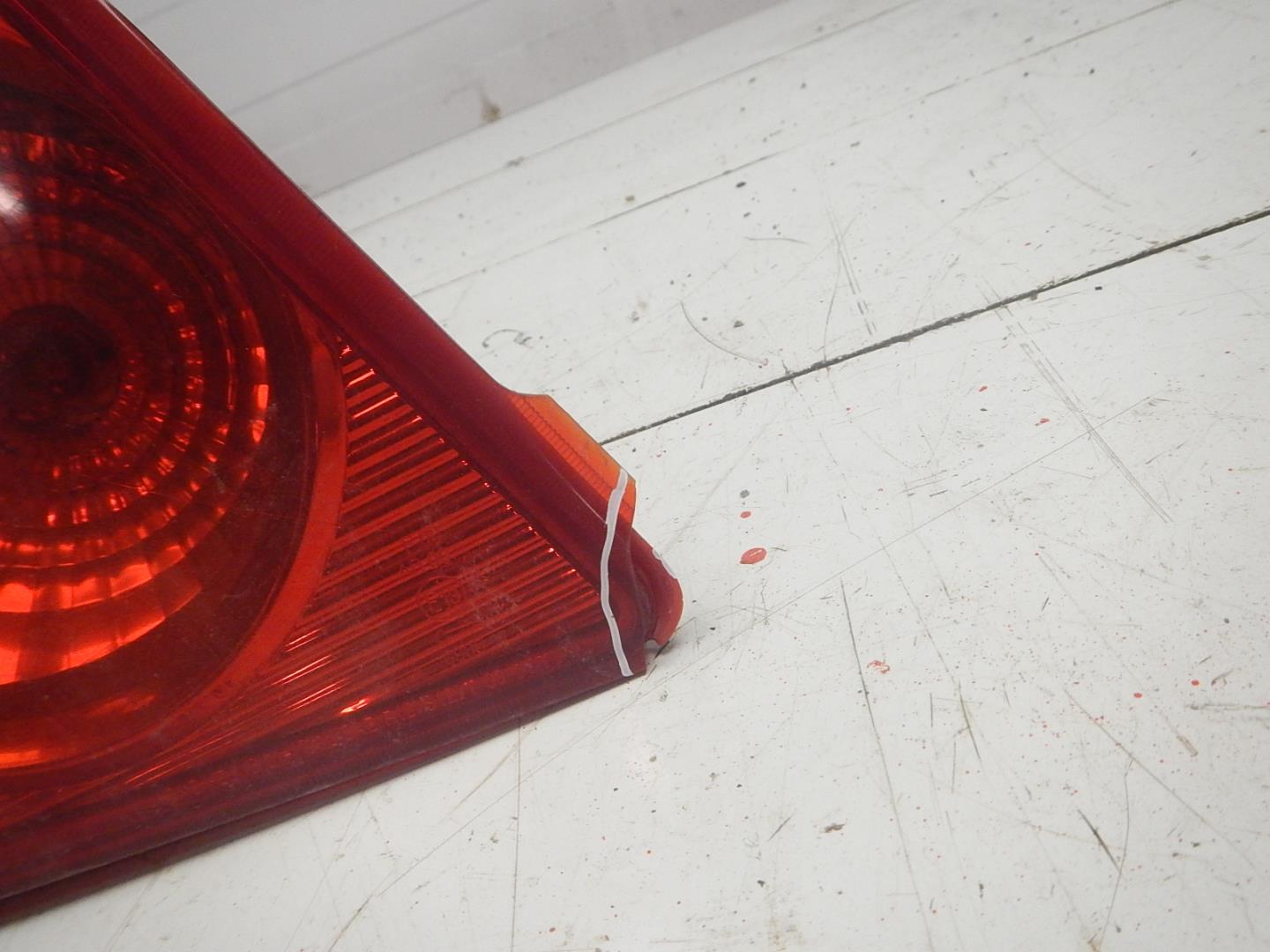 Фонарь задний внутренний левый