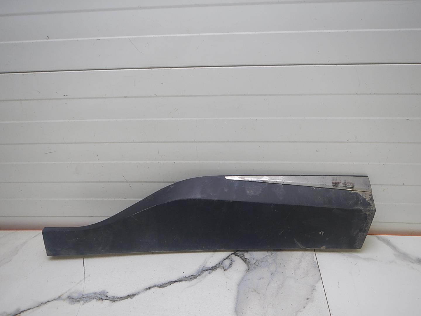 Молдинг задней правой двери