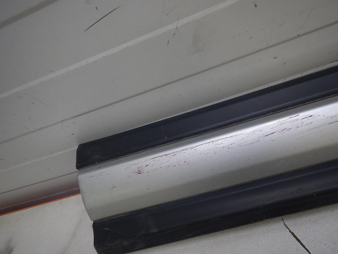 Молдинг передней правой двери