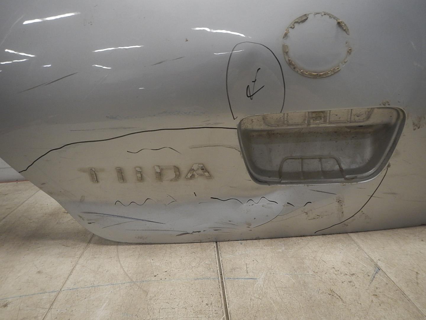 Дверь багажника