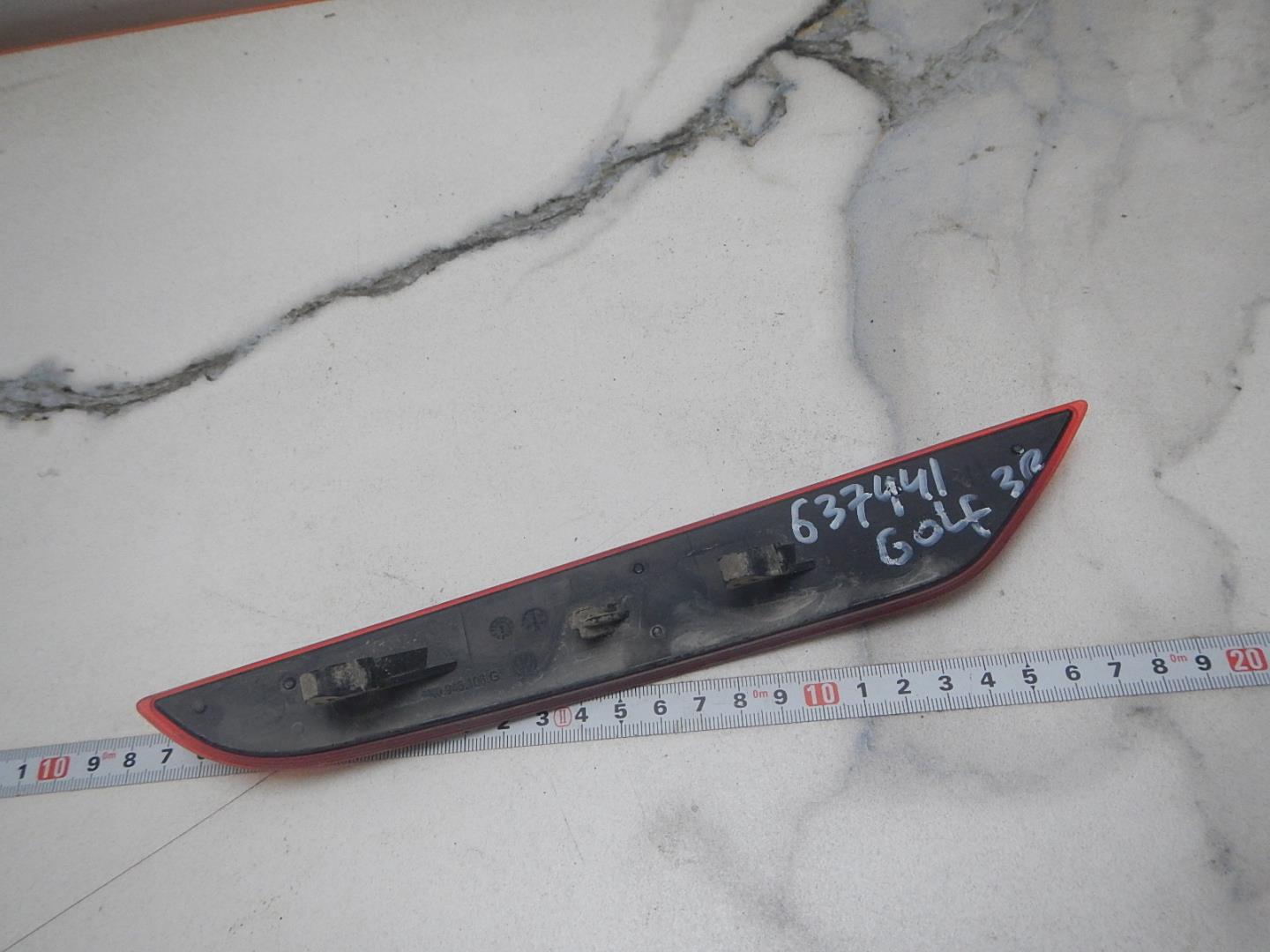 Отражатель в бампер задний правый